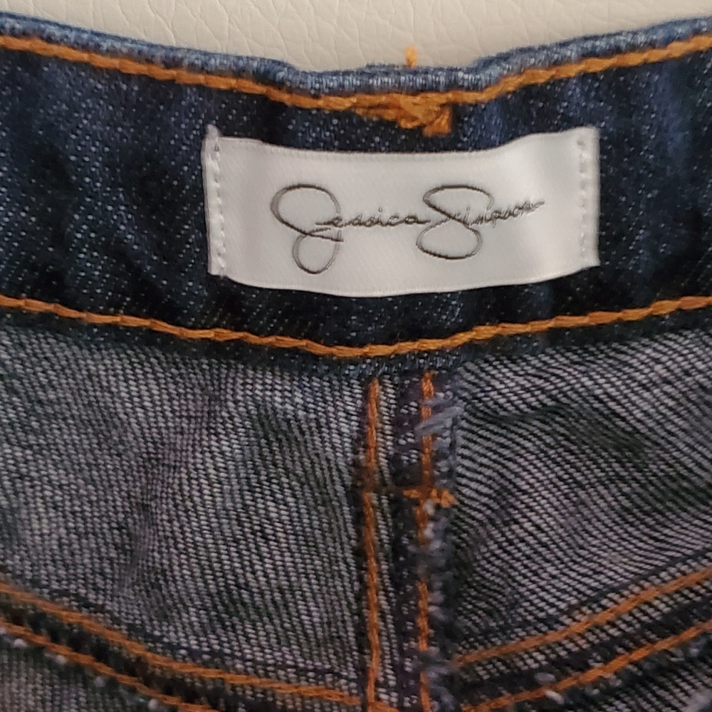 Shorts - Picture 3 of 4